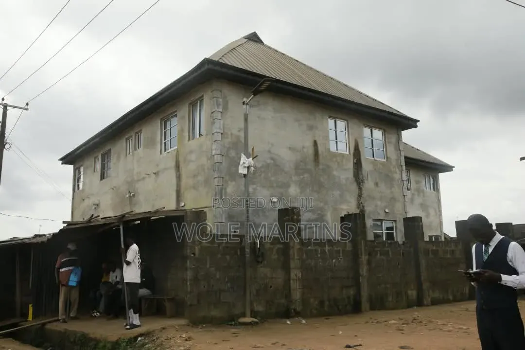 14bdrm House in Poka , Epe, Palace for sale