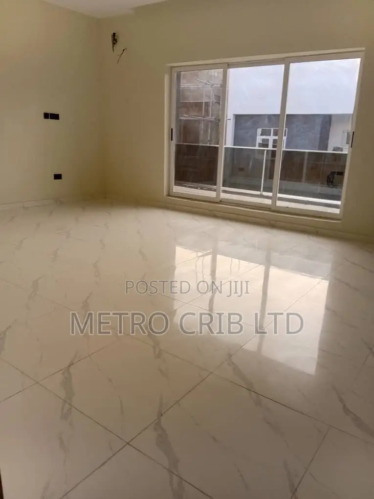 3bdrm Duplex in Victoria Crest Iv, Lafiaji for rent