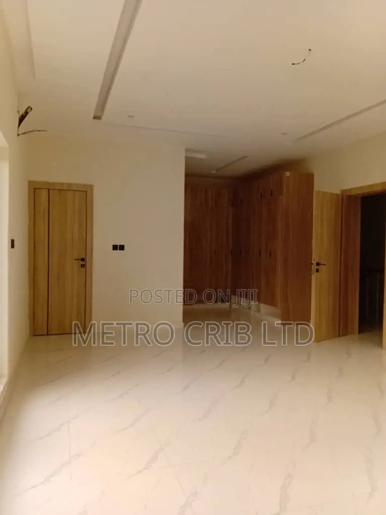 3bdrm Duplex in Victoria Crest Iv, Lafiaji for rent