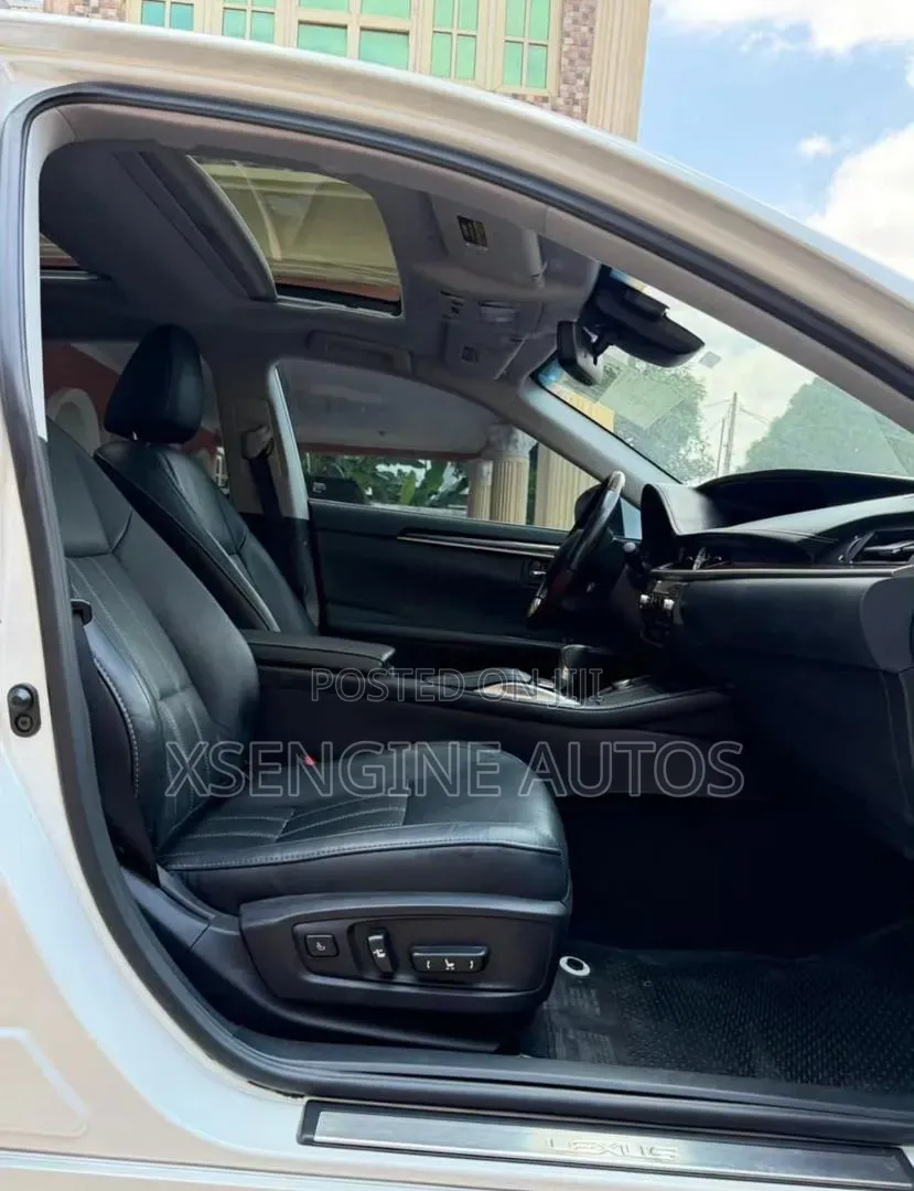 Lexus ES 2018 White