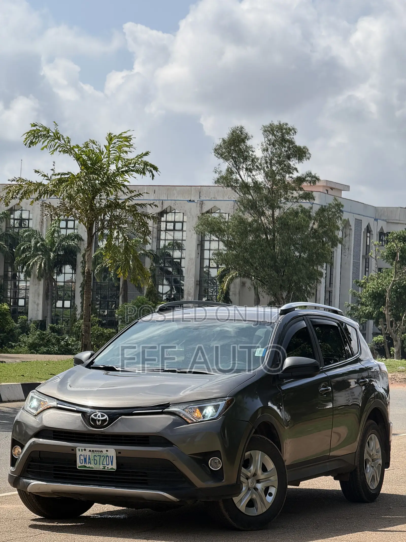 Toyota RAV4 LE AWD (2.5L 4cyl 6A) 2016