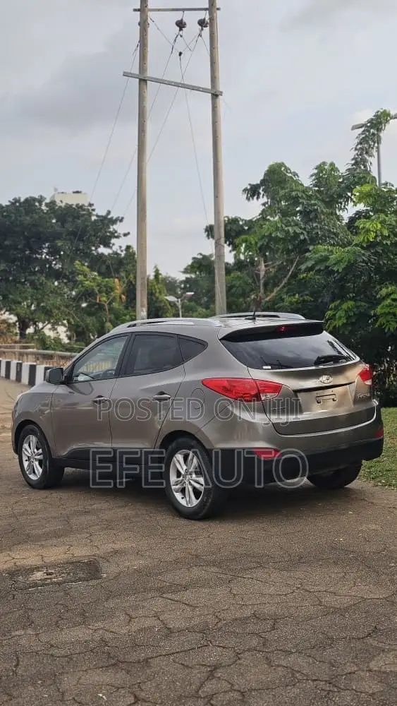 Hyundai Tucson GLS AWD 2013 Brown