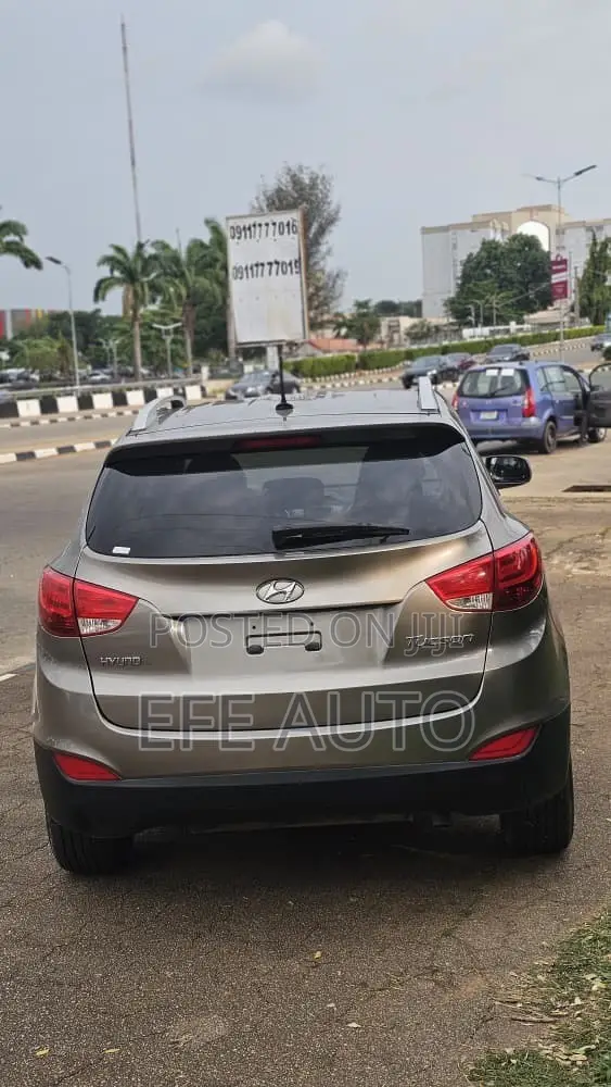 Hyundai Tucson GLS AWD 2013 Brown