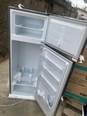 Hisense REF240DR 240L Two-Compartment Top Freezer