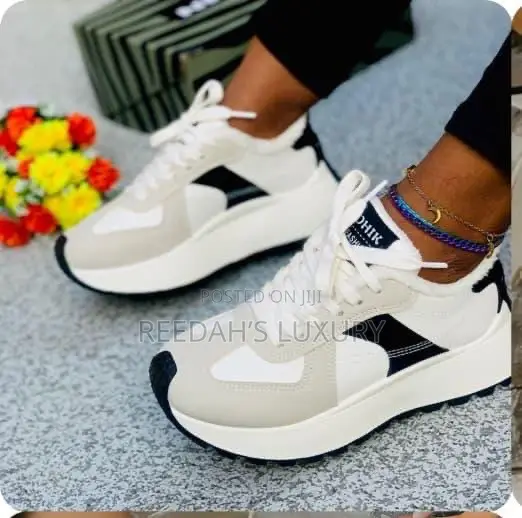 DHIK Platform Sneakers