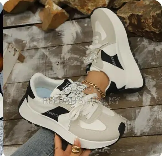 DHIK Platform Sneakers