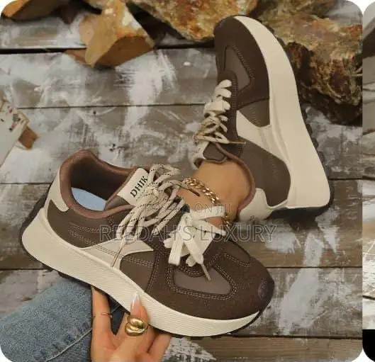 DHIK Platform Sneakers