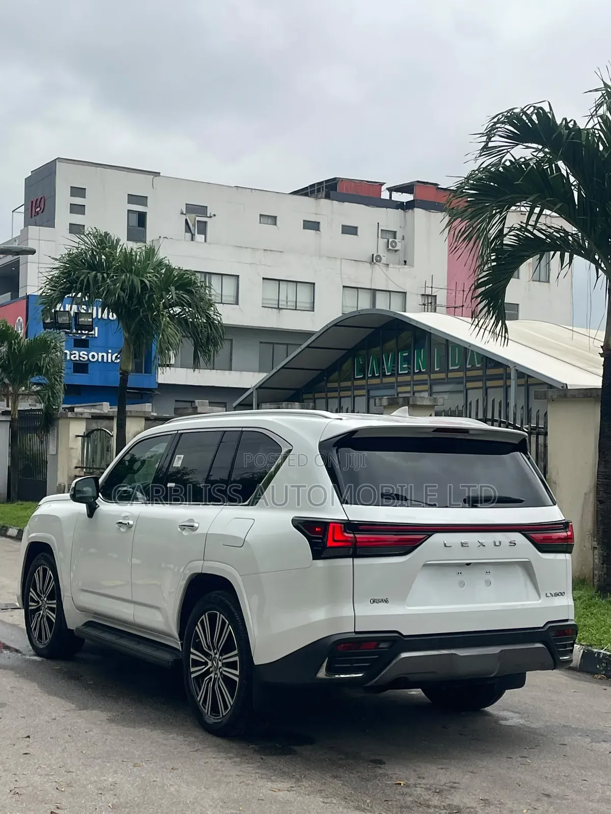 Lexus LX 2023 White