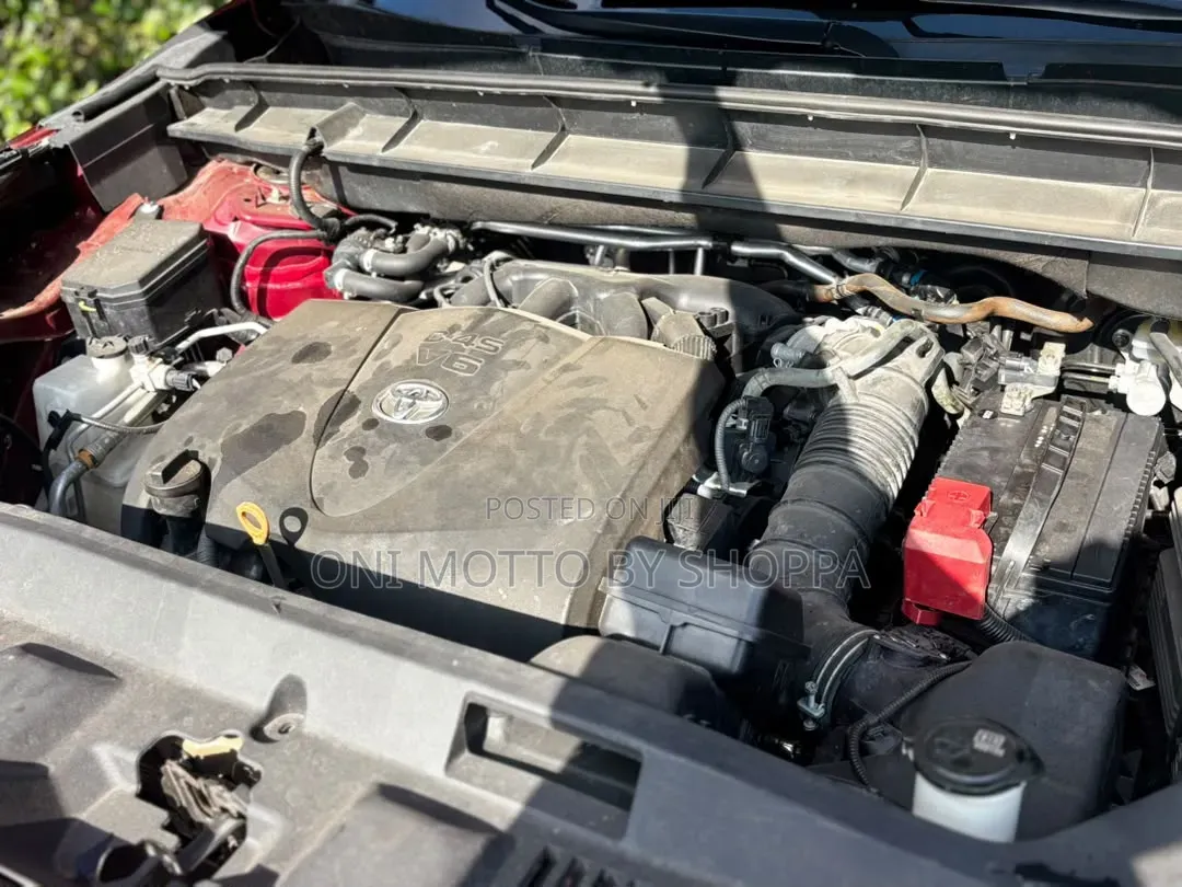 Toyota Highlander XSE 2021 Red