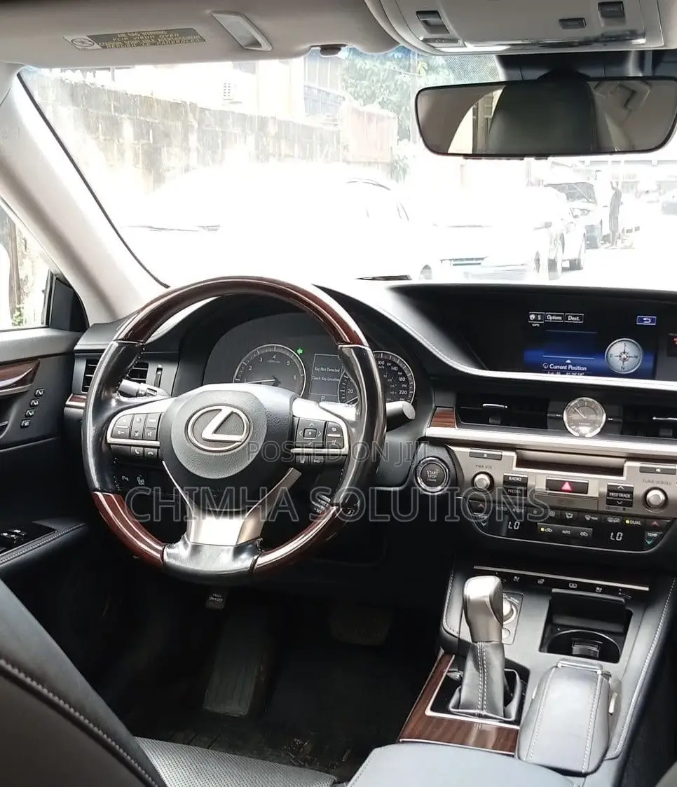 Lexus ES 2016 White