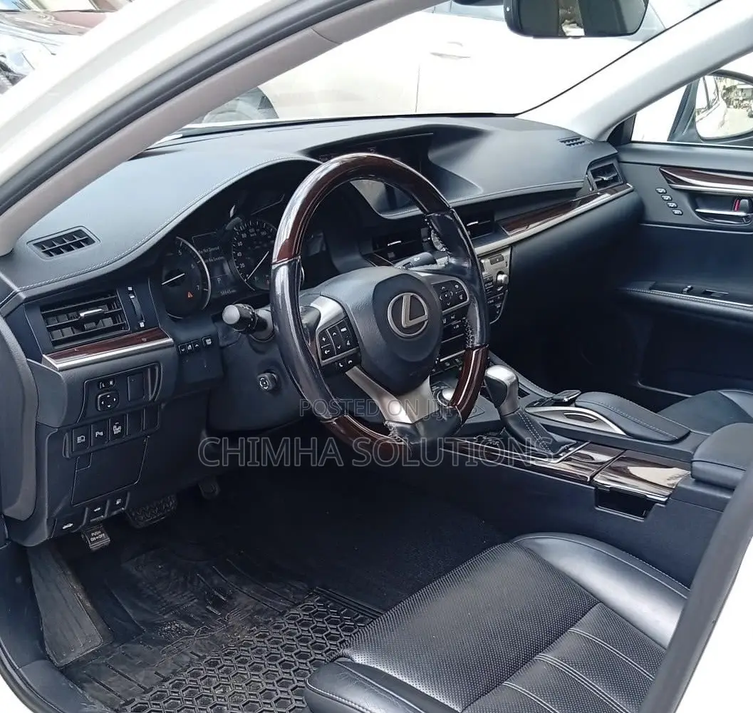 Lexus ES 2016 White