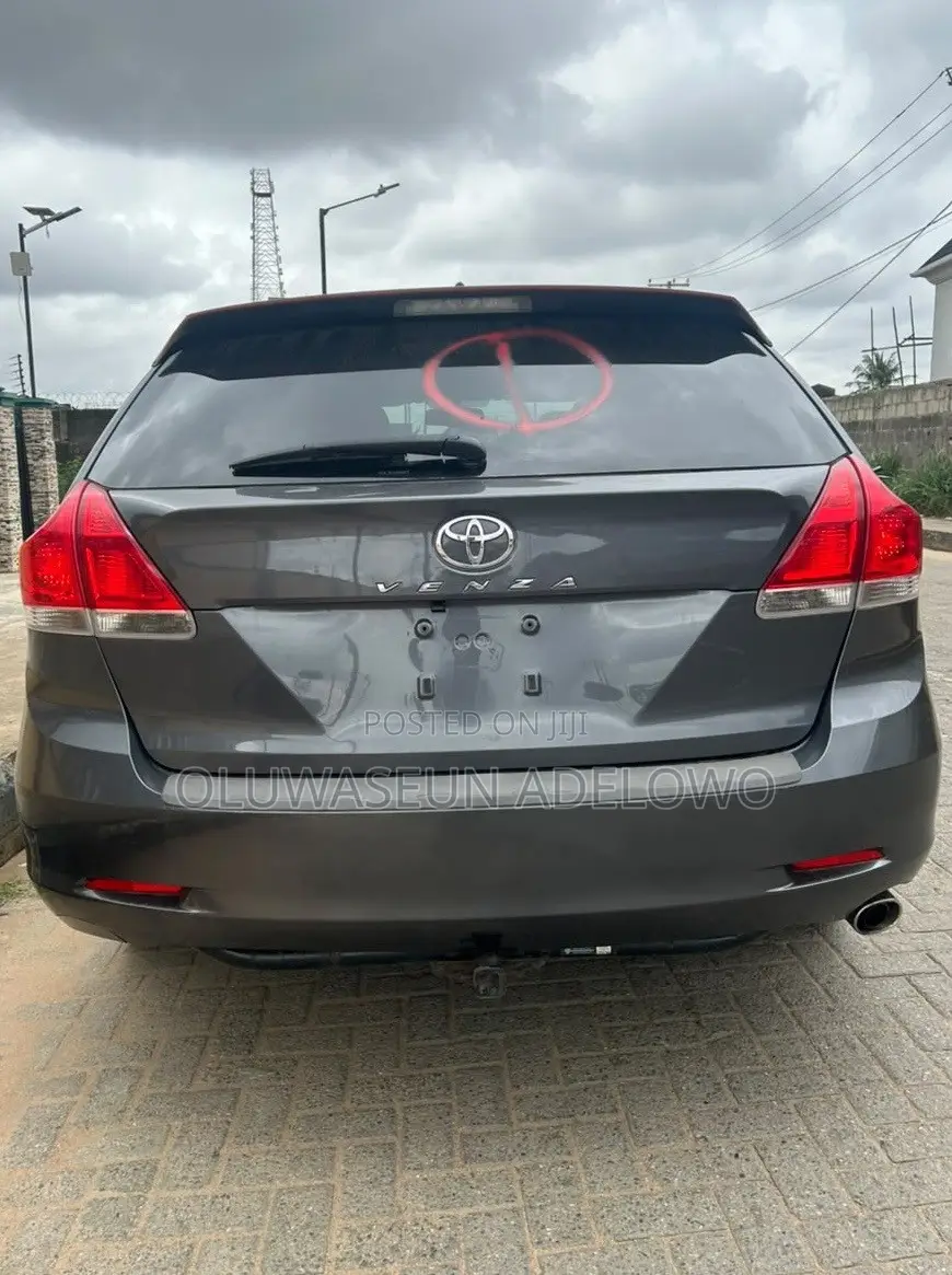 Toyota Venza LE 2009 Gray