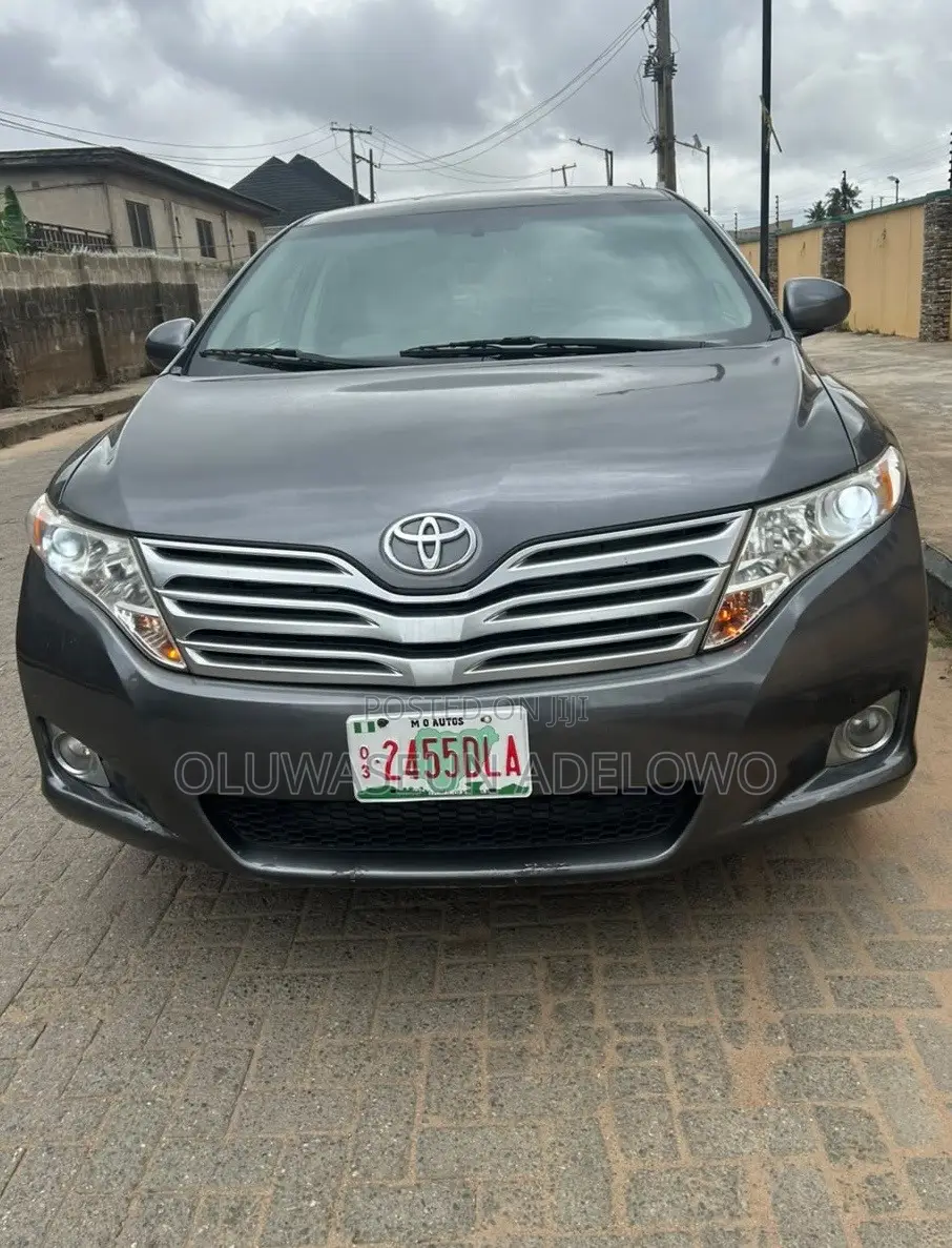 Toyota Venza LE 2009 Gray