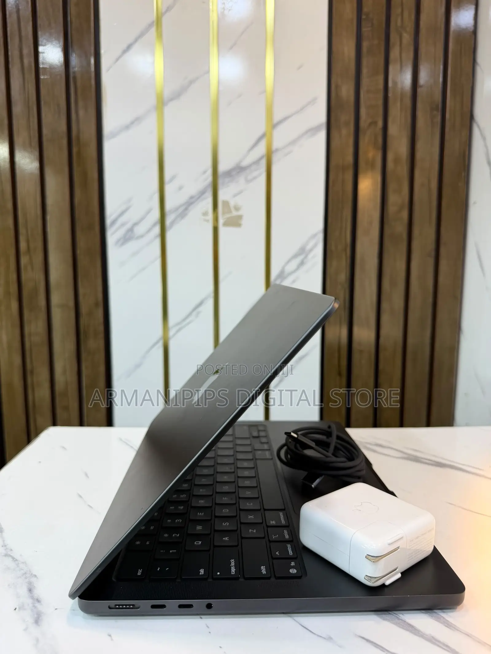 Laptop Apple MacBook Pro 2025 M5 24GB Apple M5 SSD 1T