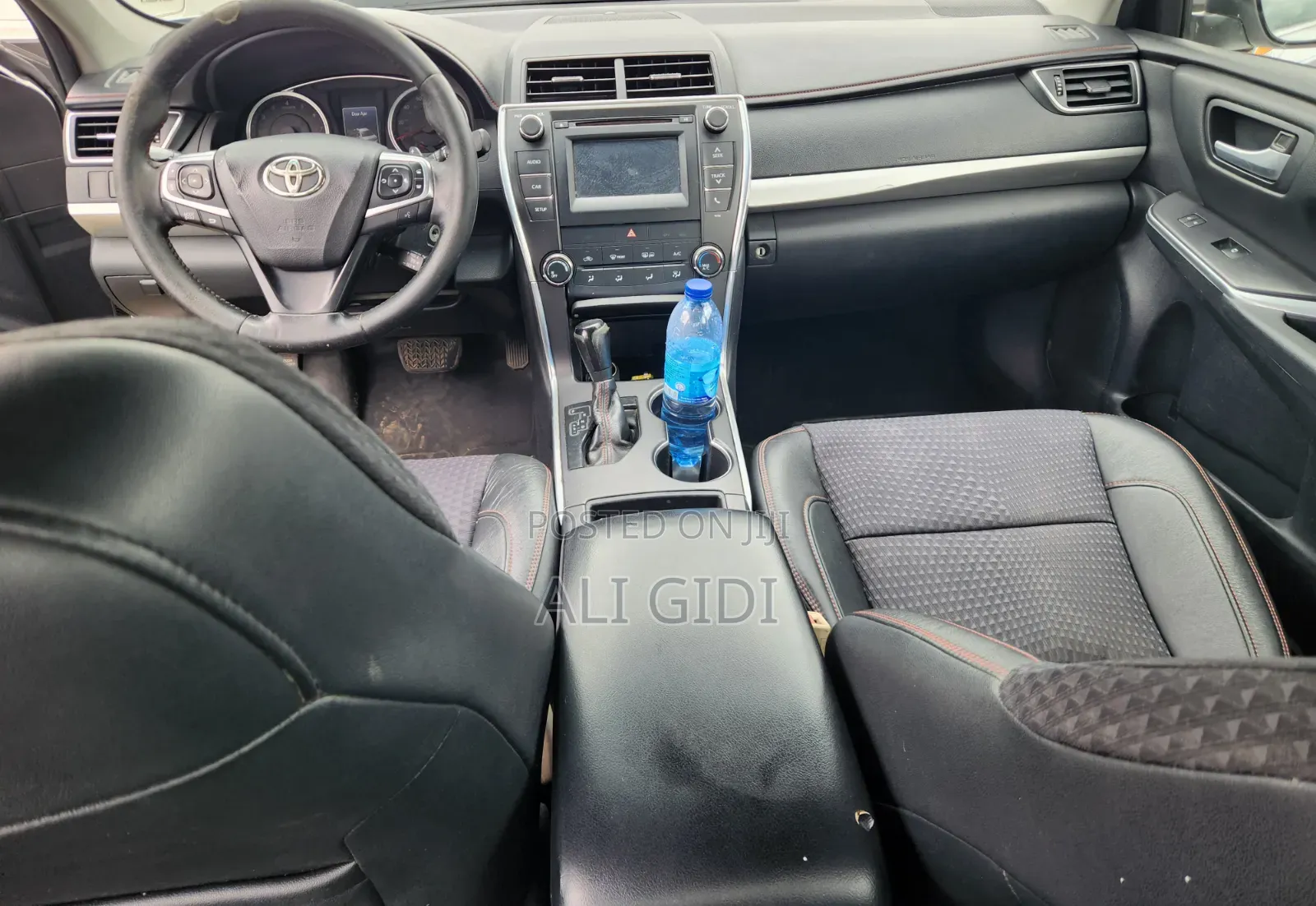 Toyota Camry SE 4dr Sedan (2.5L 4cyl 6A) 2015 White