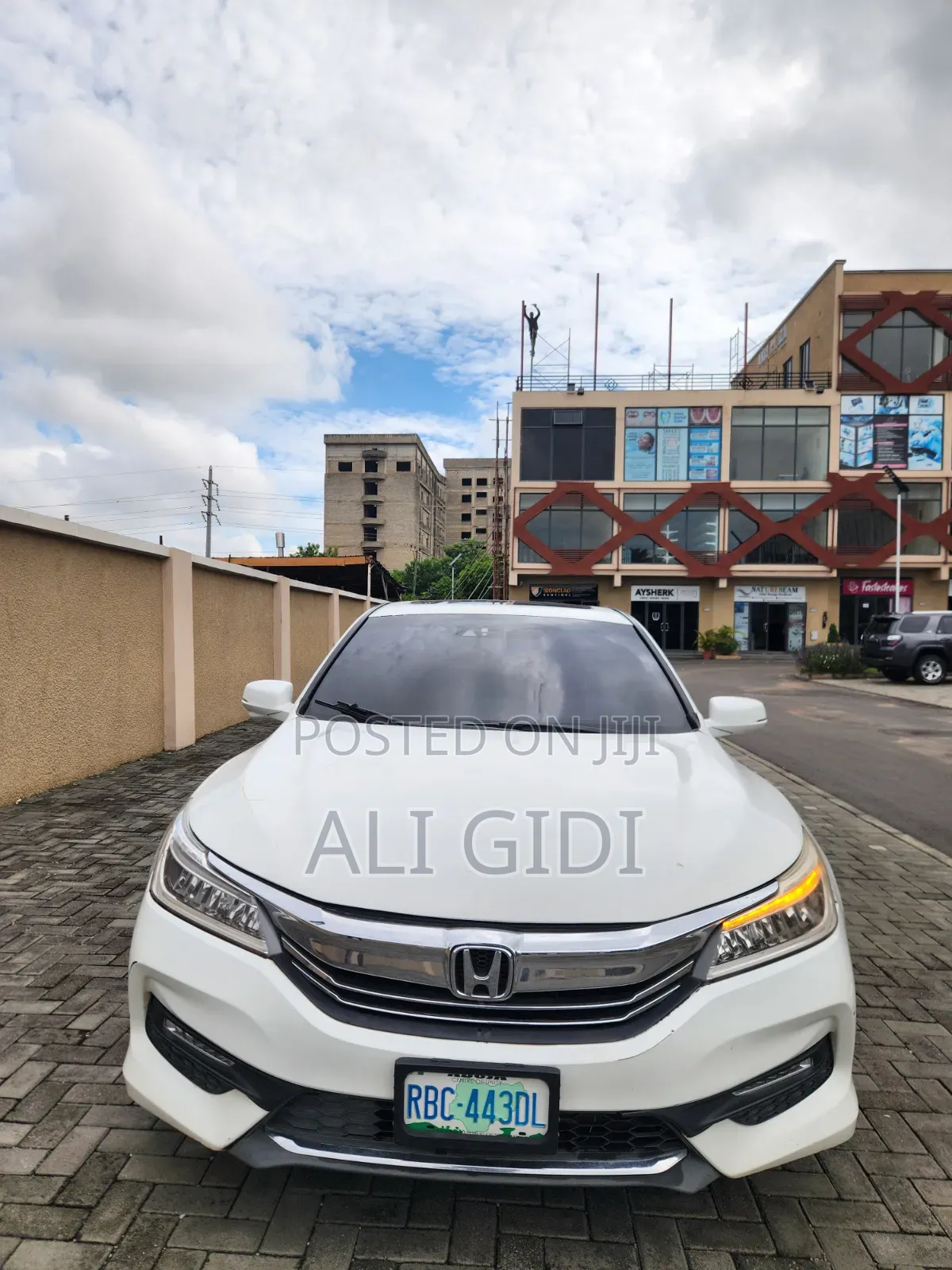 Honda Accord Touring 4dr Sedan FWD (3.5L 6cyl 6A) 2016 White