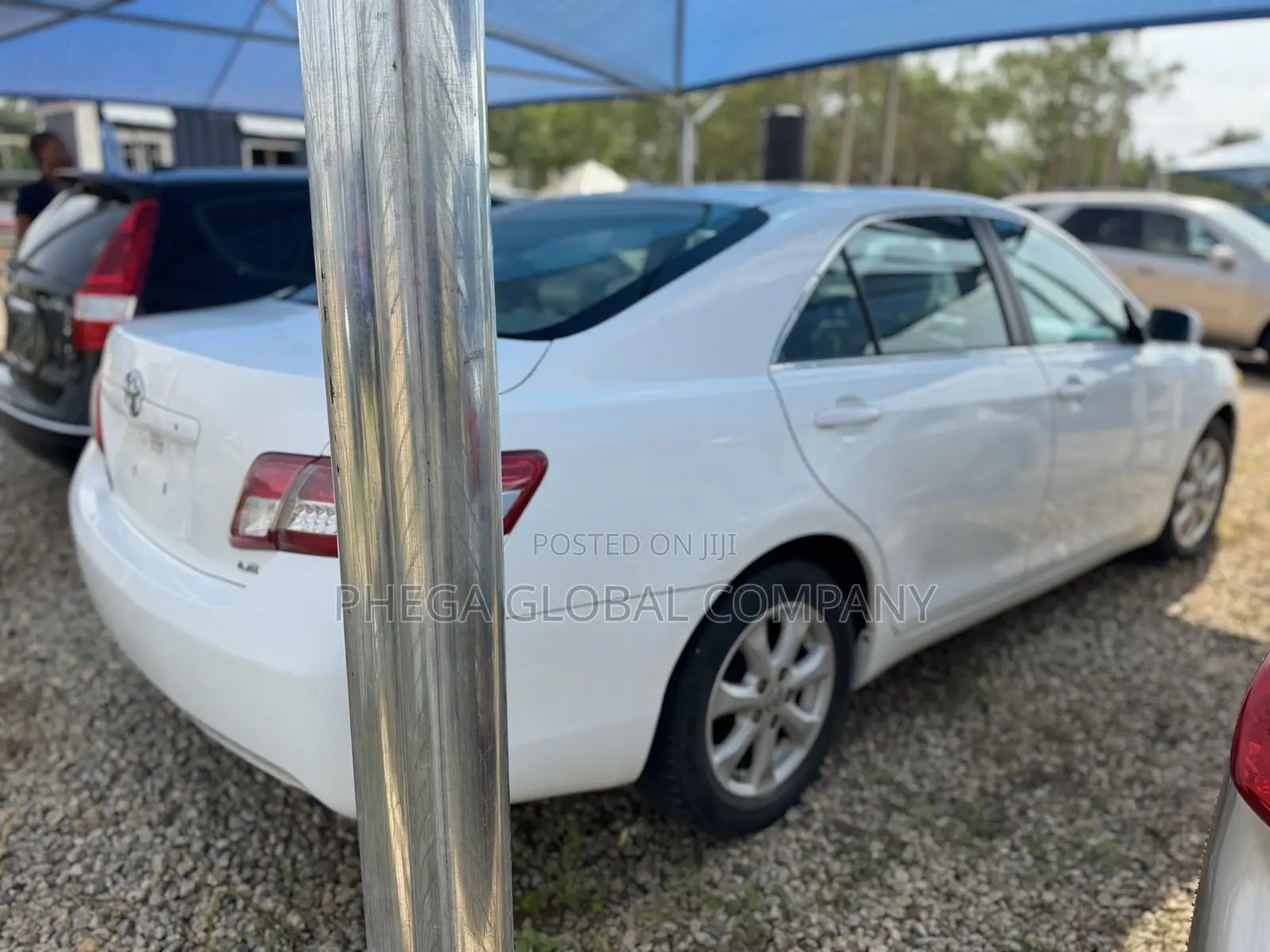 Toyota Camry LE 4dr Sedan (2.5L 4cyl 6A) 2011 White