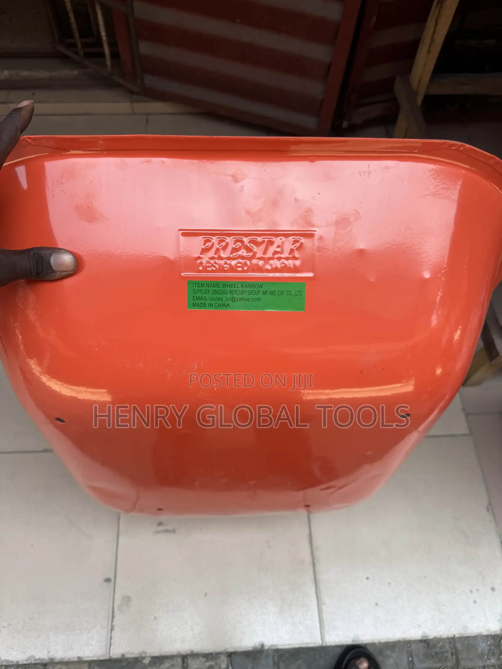 Heavy-Duty Wheelbarrow – Strong & Durable