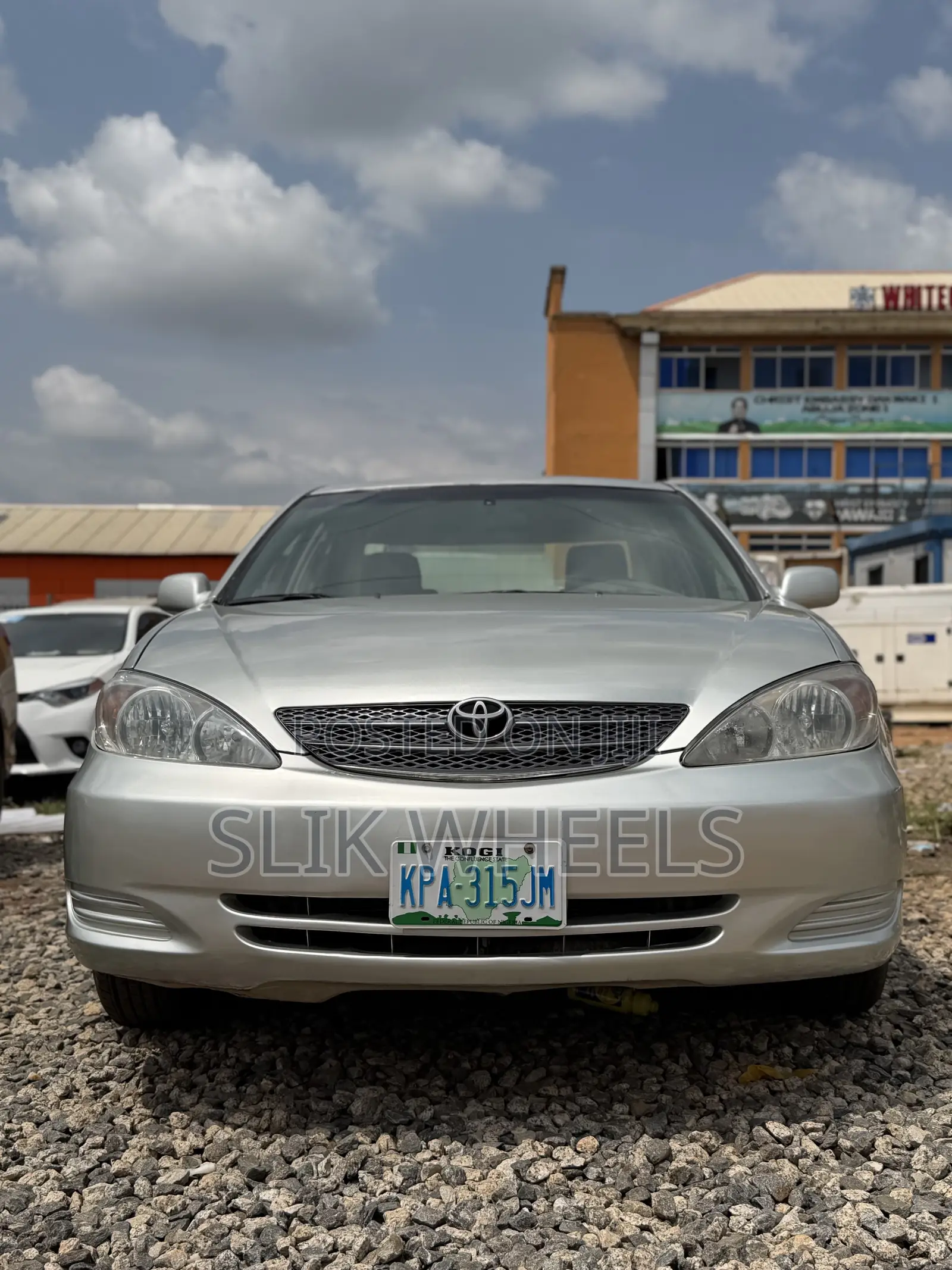 Toyota Camry LE 4dr Sedan (2.4L 4cyl 5A) 2005 Silver