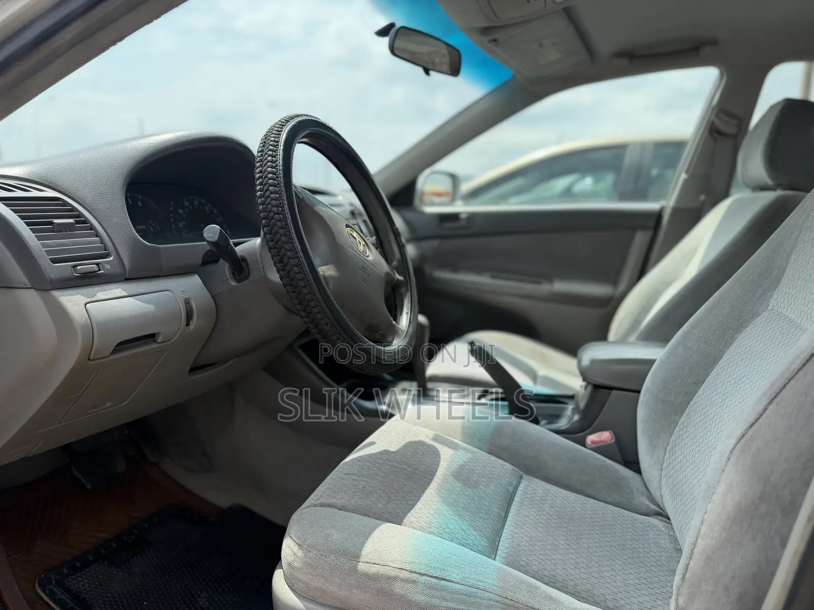 Toyota Camry LE 4dr Sedan (2.4L 4cyl 5A) 2005 Silver