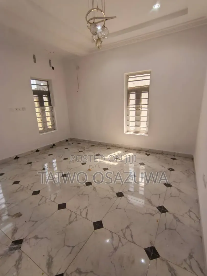 Mini Flat in Badore Road for rent