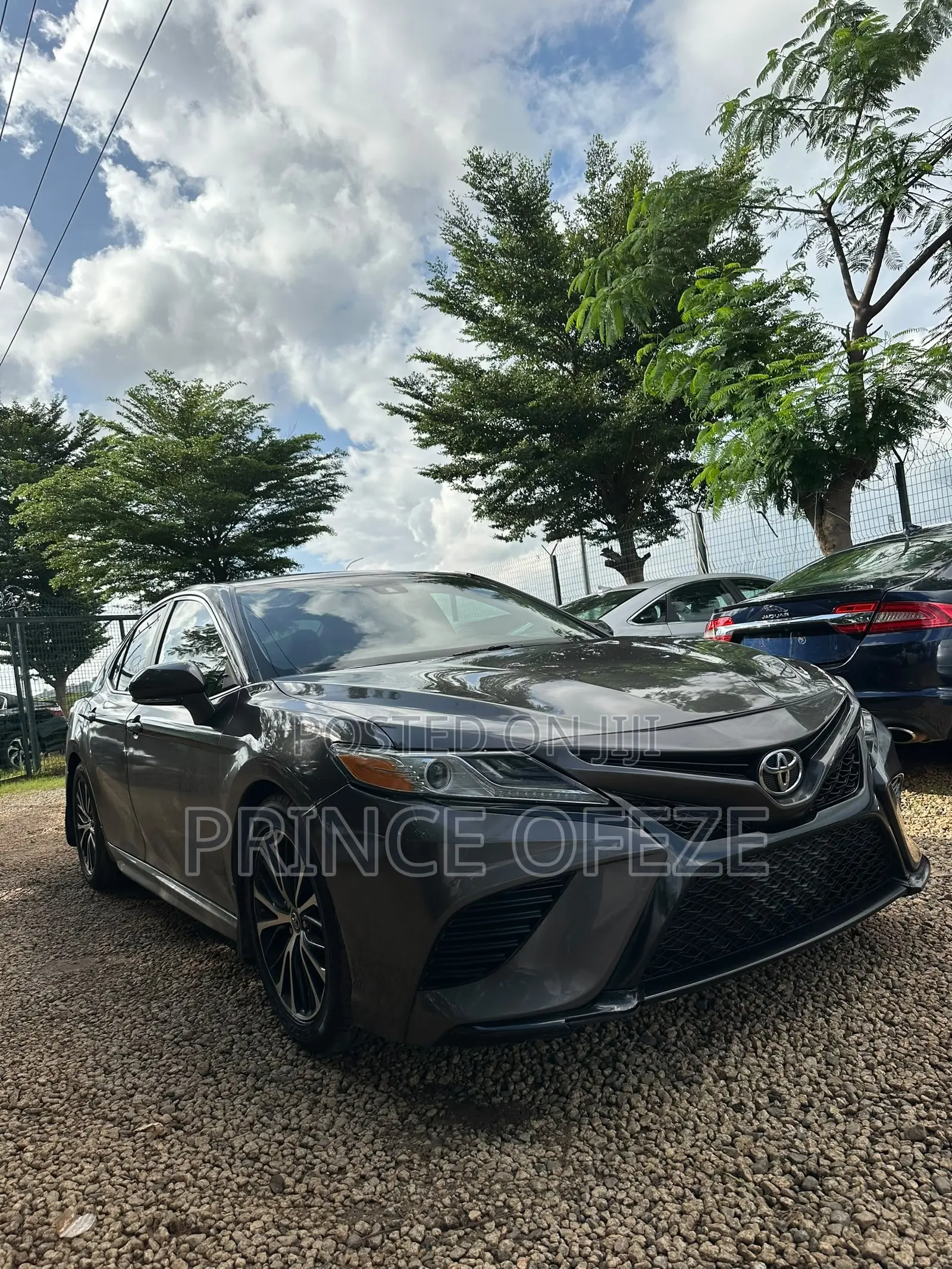 Toyota Camry SE FWD 2020 Brown