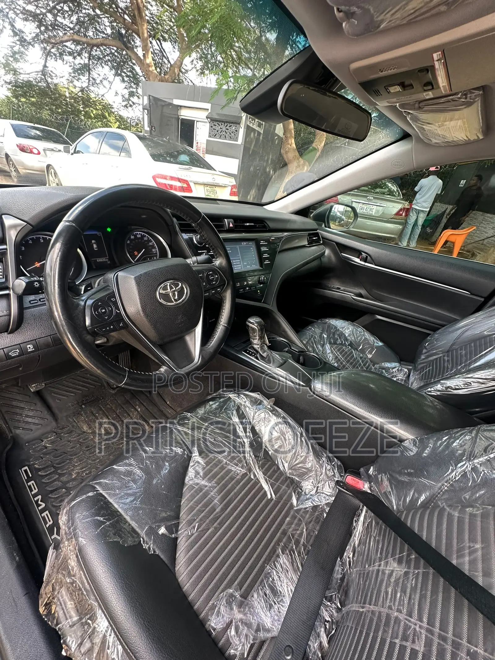 Toyota Camry SE FWD 2020 Brown