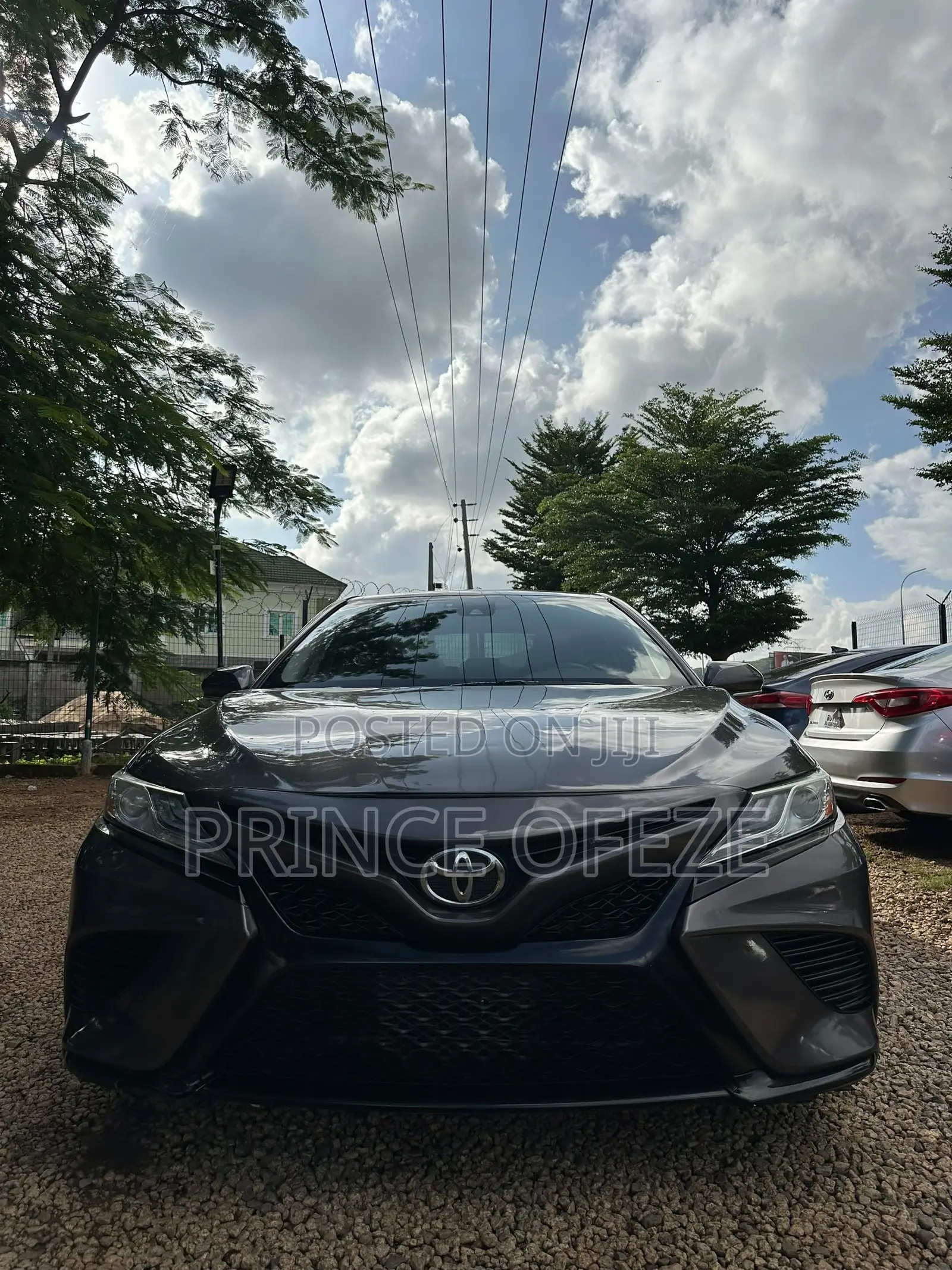 Toyota Camry SE FWD 2020 Brown