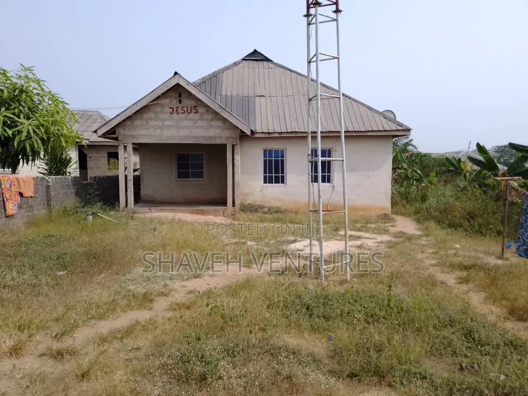 3bdrm Bungalow in Agbara Road, Ado-Odo/Ota for sale