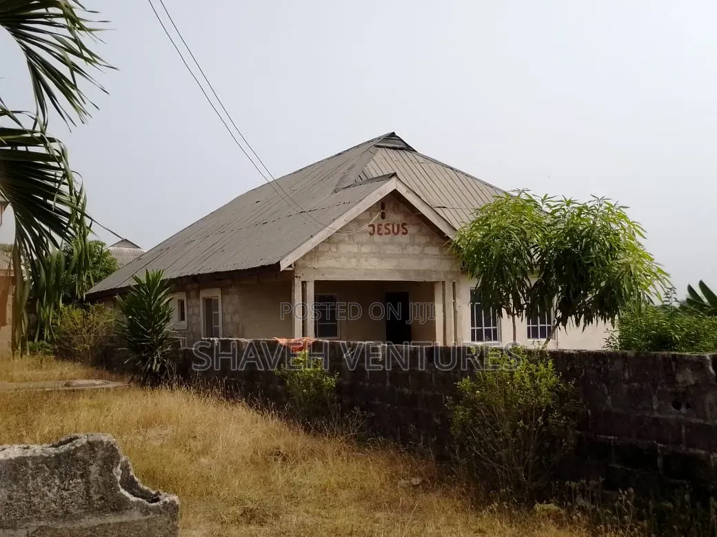 3bdrm Bungalow in Agbara Road, Ado-Odo/Ota for sale