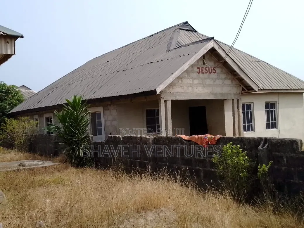 3bdrm Bungalow in Agbara Road, Ado-Odo/Ota for sale