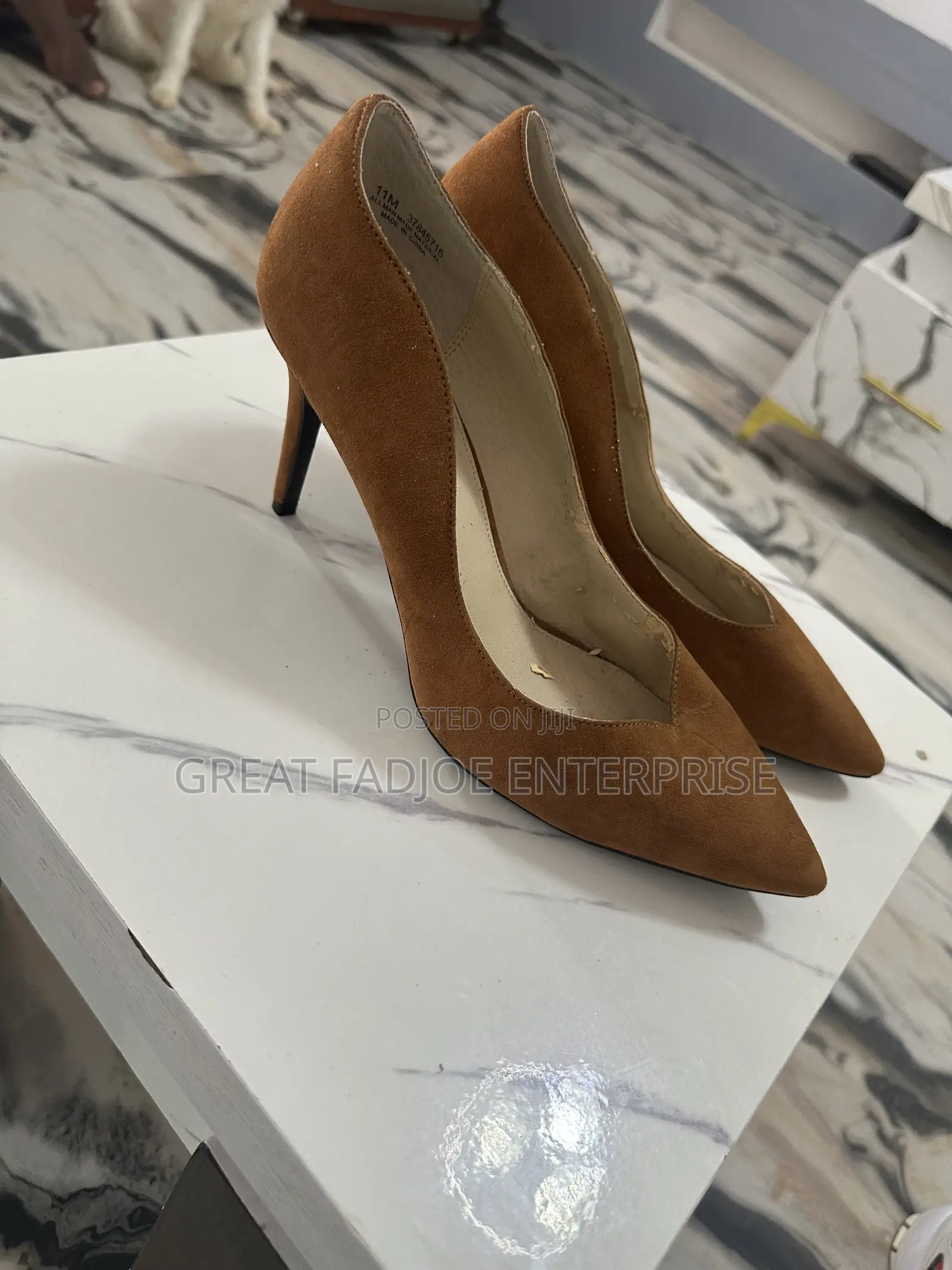 Elegant Tan Suede Pointed-Toe Pumps 
