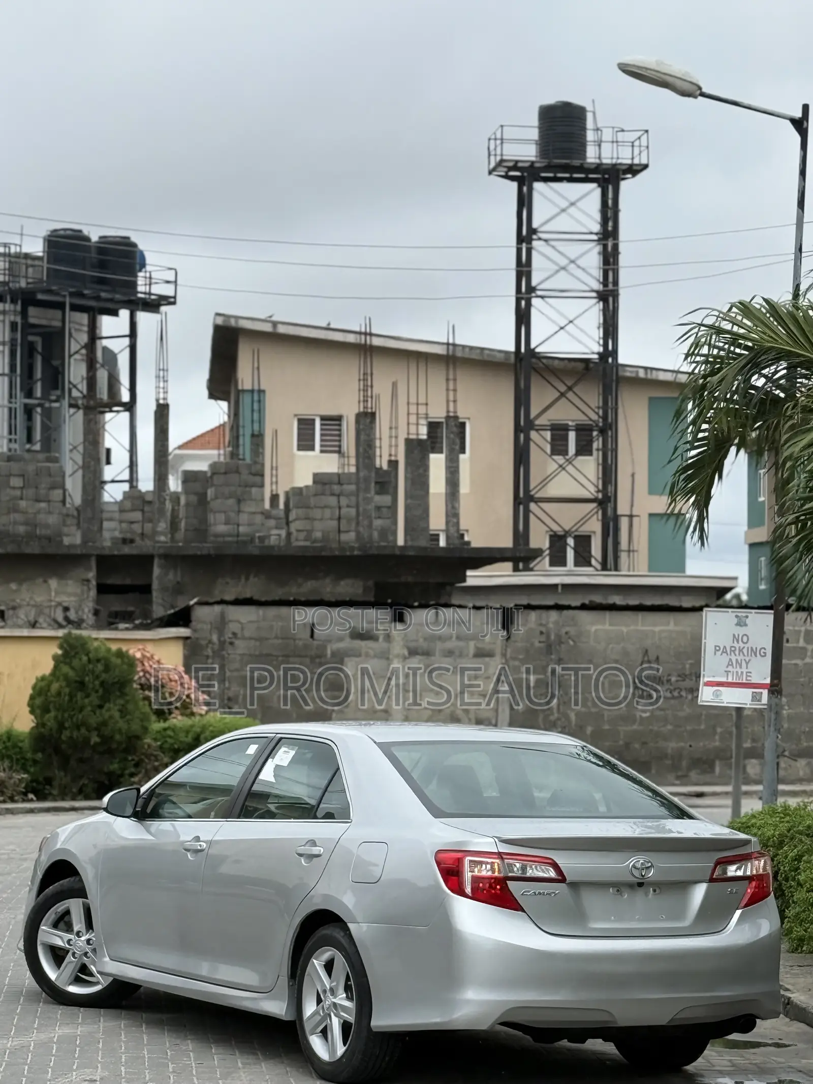 Toyota Camry SE 4dr Sedan (2.5L 4cyl 6A) 2012 Silver