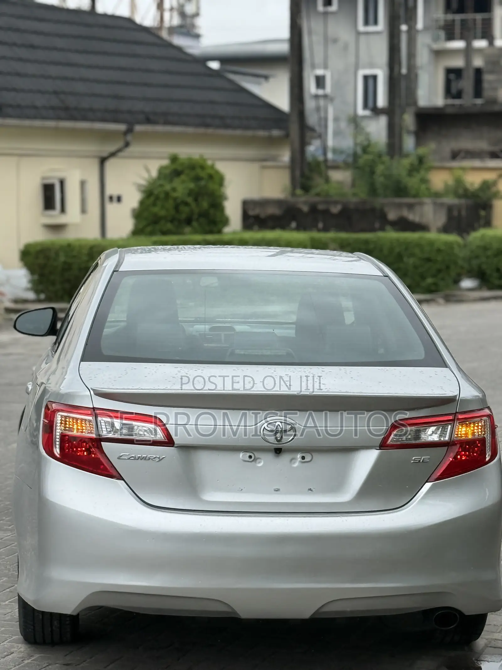 Toyota Camry SE 4dr Sedan (2.5L 4cyl 6A) 2012 Silver