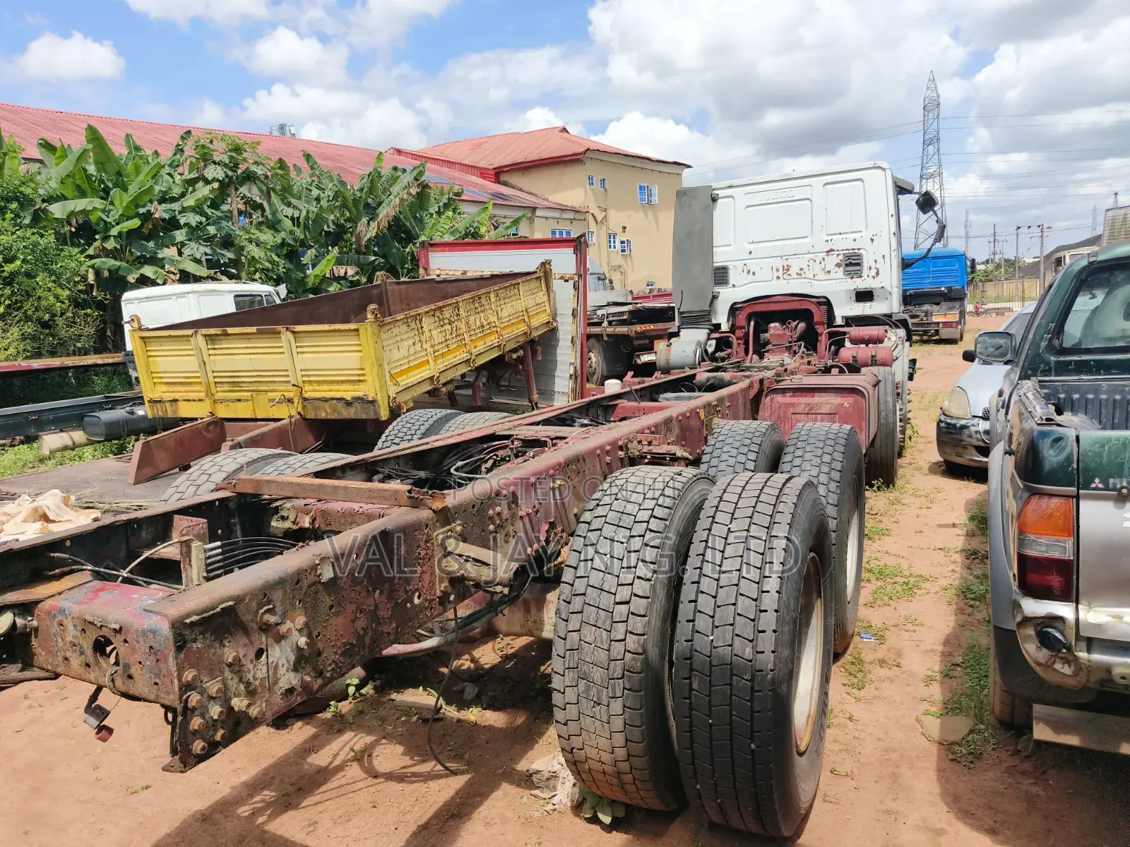 IVECO EURO TRAKKER 12 Tyres Cap & Chassis - New Arrival - Foreign Use