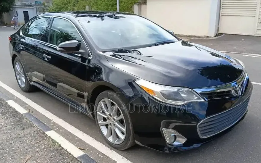 Toyota Avalon XLE 4dr Sedan (3.5L 6cyl 6A) 2015 Matt Black