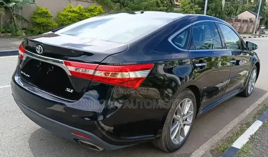 Toyota Avalon XLE 4dr Sedan (3.5L 6cyl 6A) 2015 Matt Black