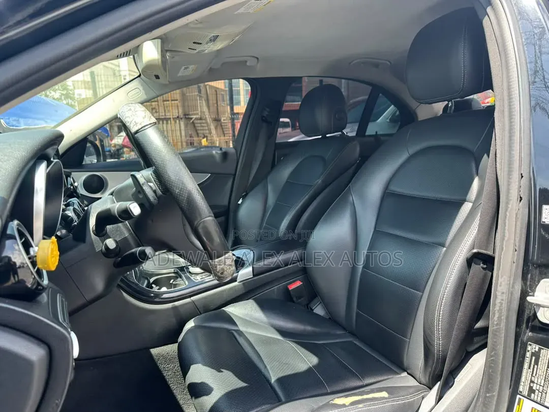 Mercedes-Benz C300 2016 Black