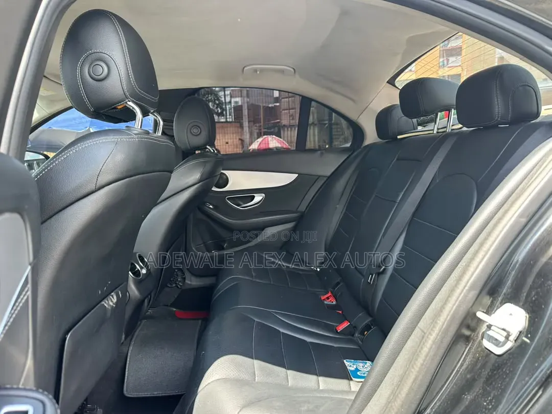 Mercedes-Benz C300 2016 Black