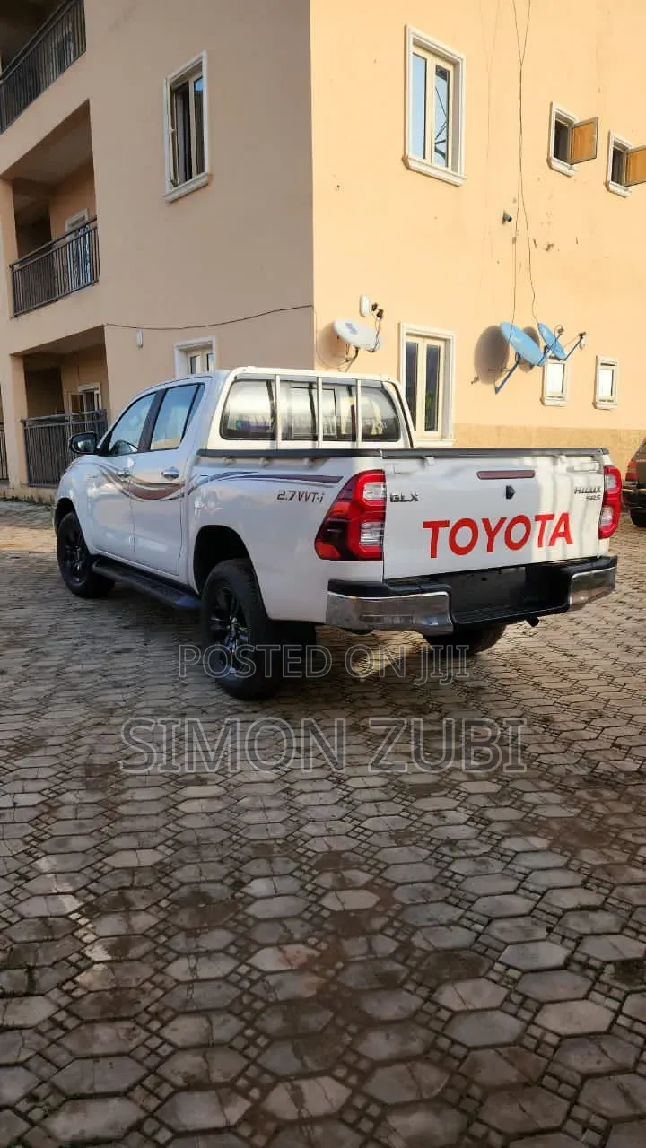Toyota Hilux 2019 White