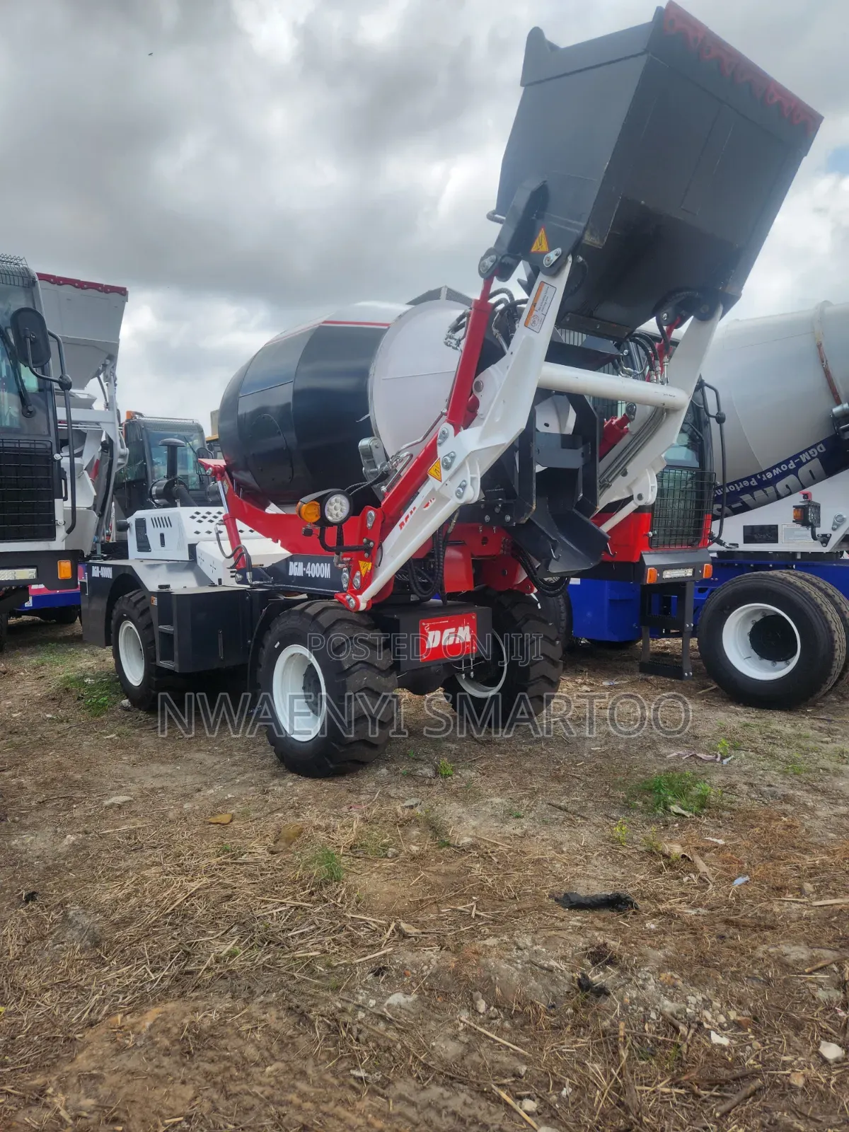 Mobile Self Load Concrete Mixer 4cubic With Tinted Glass