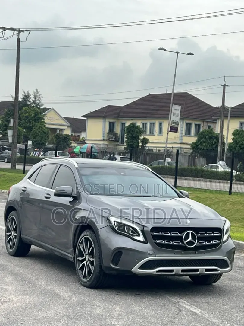 Mercedes-Benz GLA 250 2015 Blue