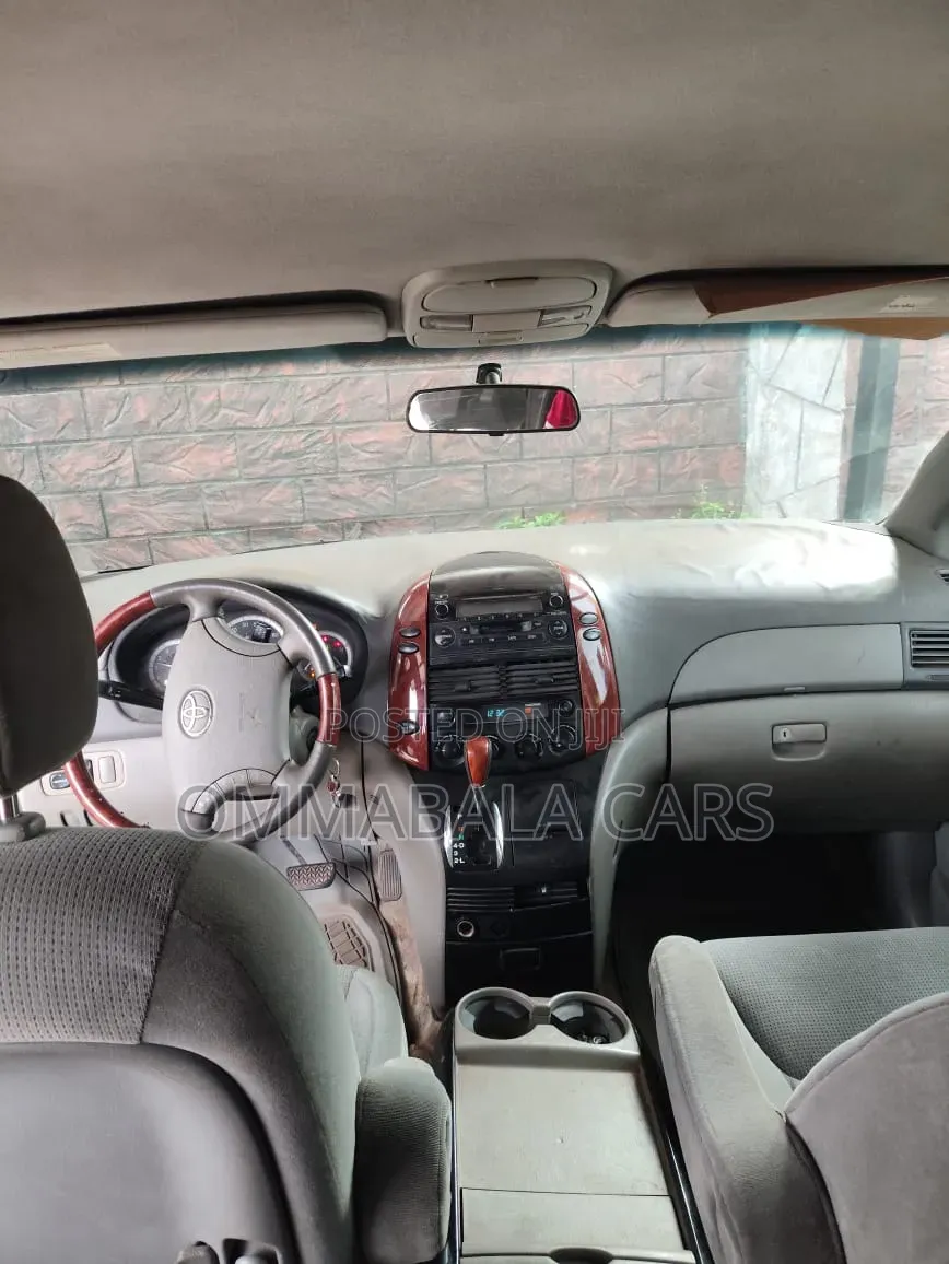 Toyota Sienna 2006 Black