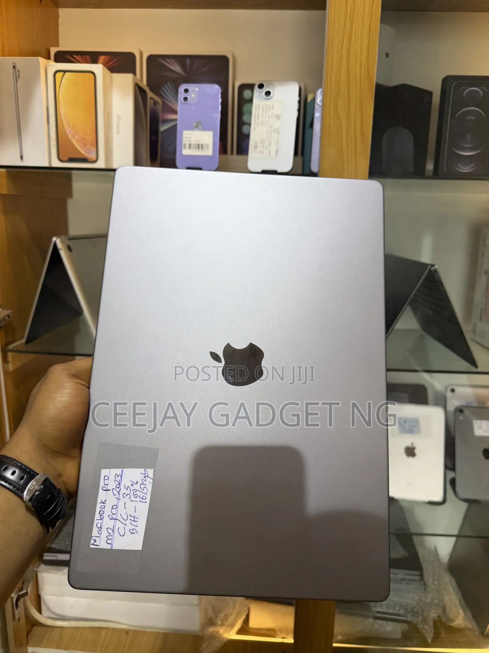 Laptop Apple MacBook Pro 2023 M2 Pro 16GB Apple M2 SSD 512GB