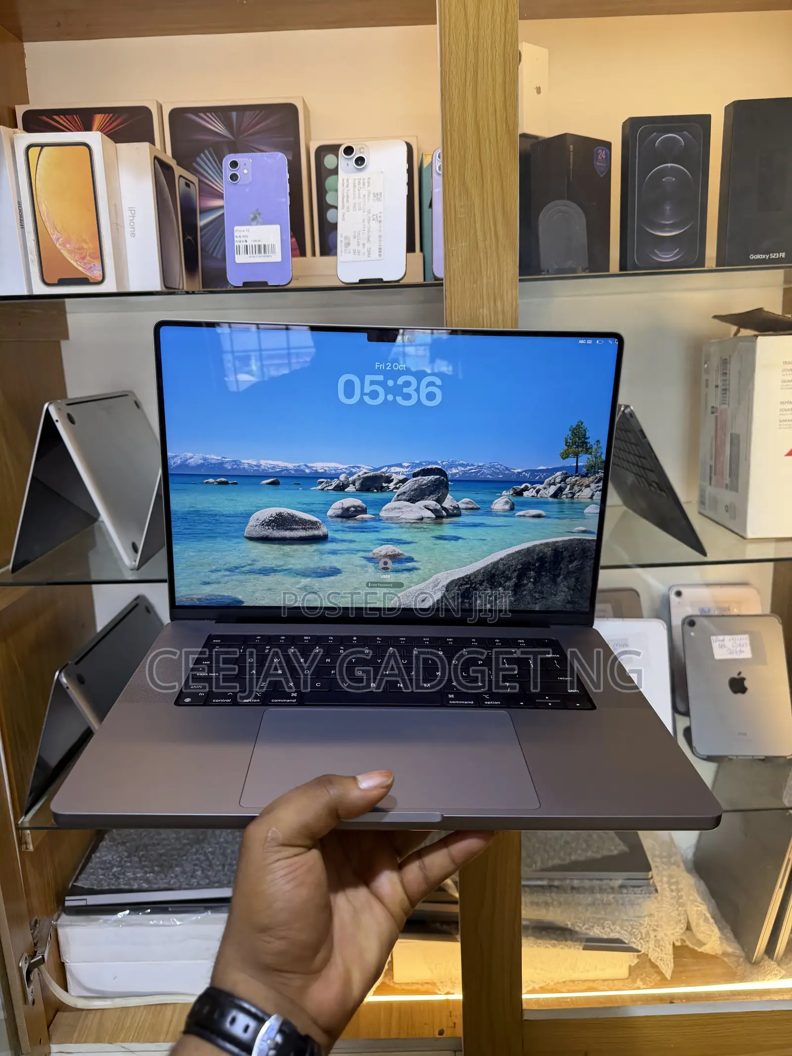 Laptop Apple MacBook Pro 2023 M2 Pro 16GB Apple M2 SSD 512GB