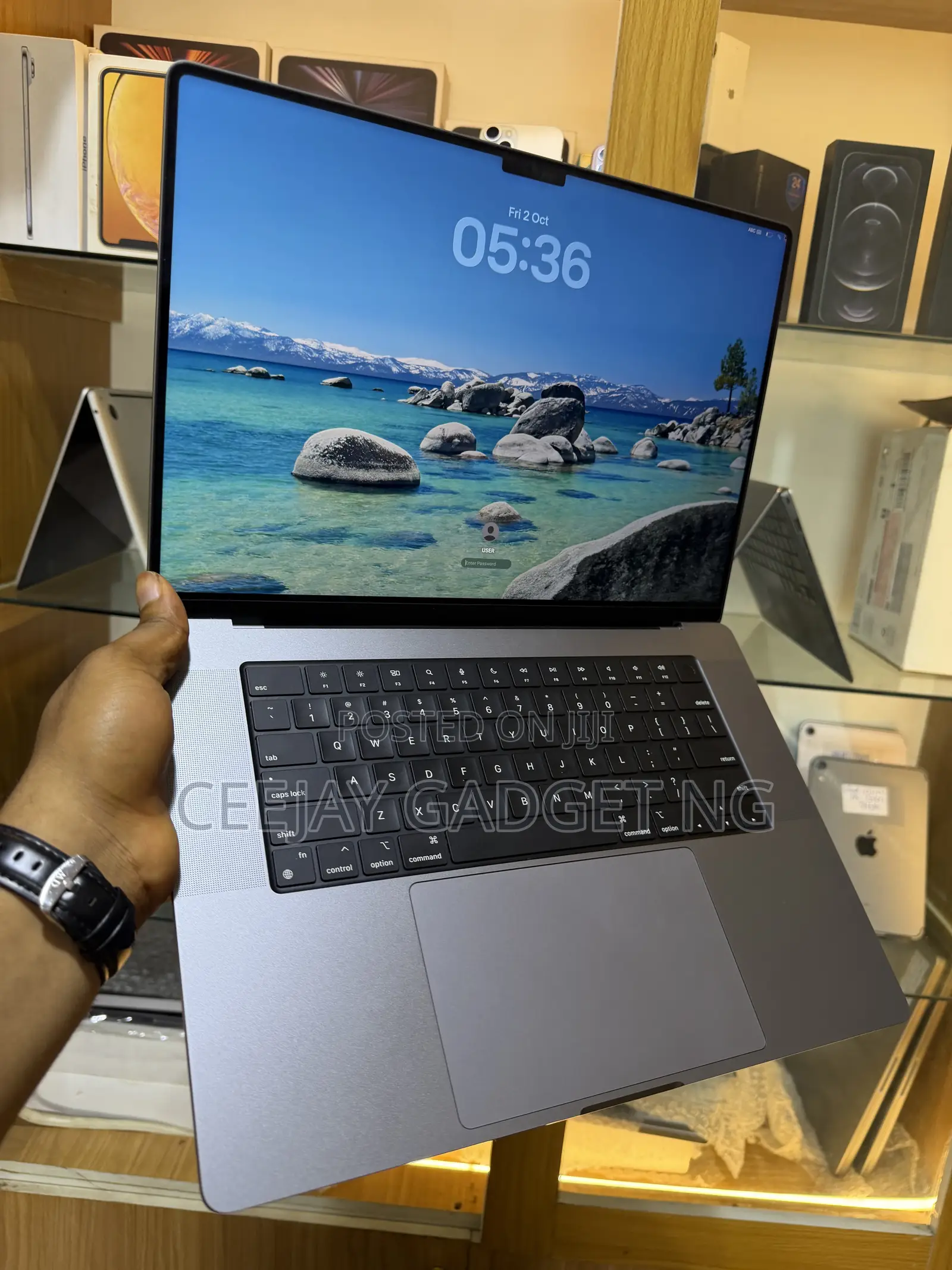 Laptop Apple MacBook Pro 2023 M2 Pro 16GB Apple M2 SSD 512GB
