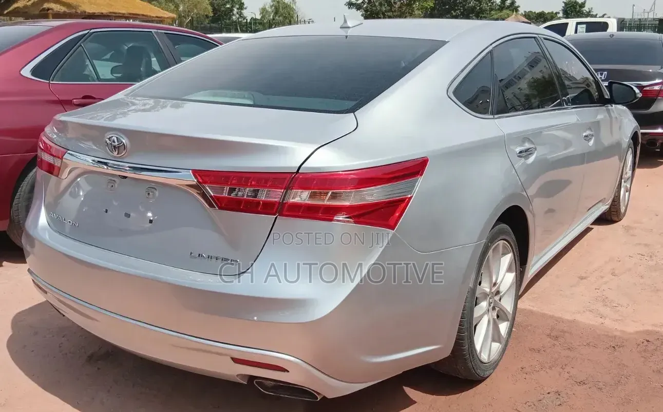 Toyota Avalon Limited 4dr Sedan (3.5L 6cyl 6A) 2014 Silver