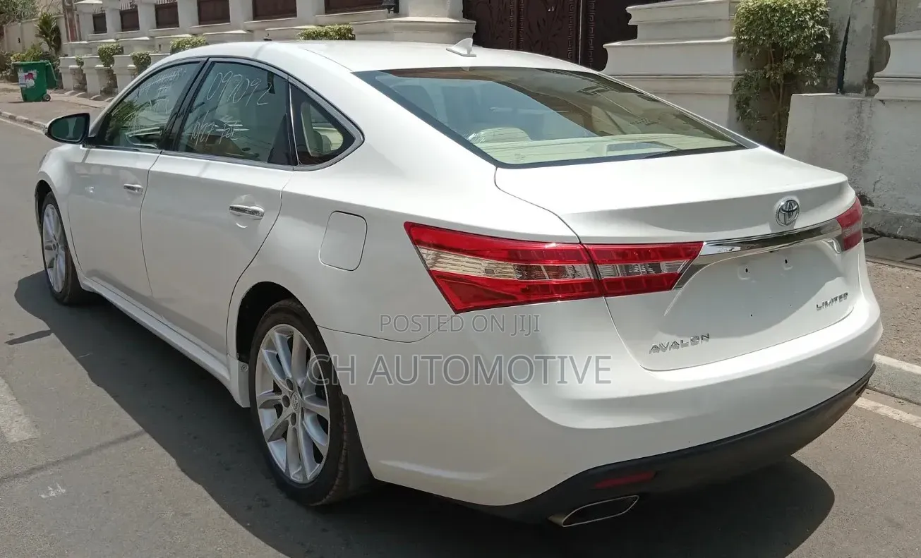 Toyota Avalon Limited 4dr Sedan (3.5L 6cyl 6A) 2014 Off white