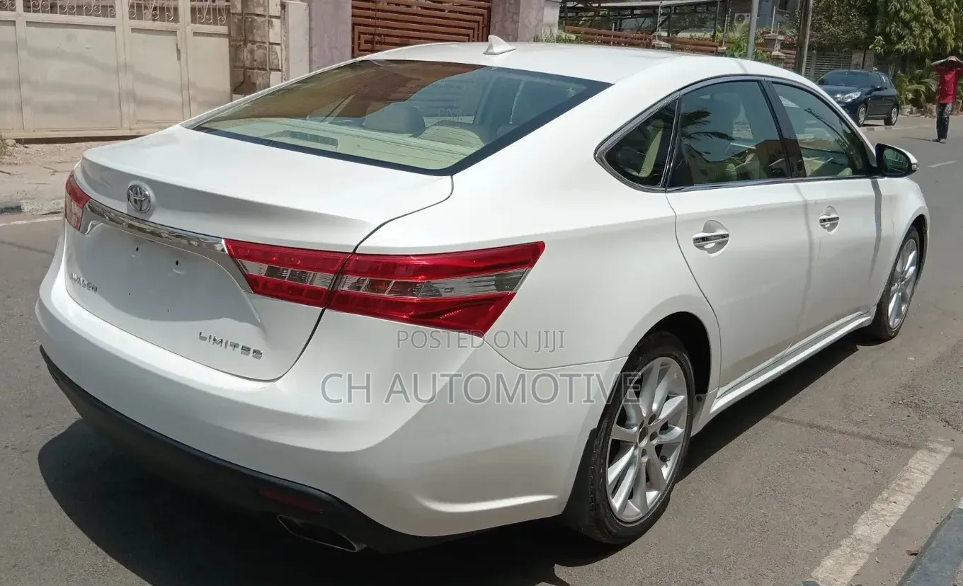 Toyota Avalon Limited 4dr Sedan (3.5L 6cyl 6A) 2014 Off white