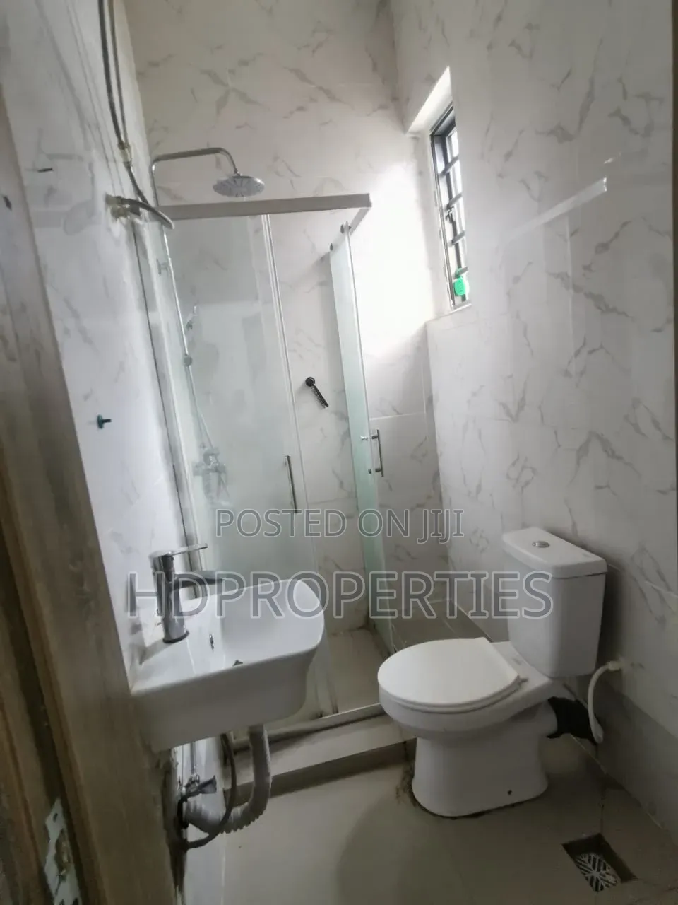 1bdrm Shared Apartment in Harris Drive, Lagos Island / Lagos Island